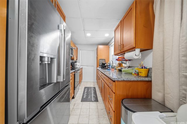 1011 Luaole Place, Honolulu, HI 96818