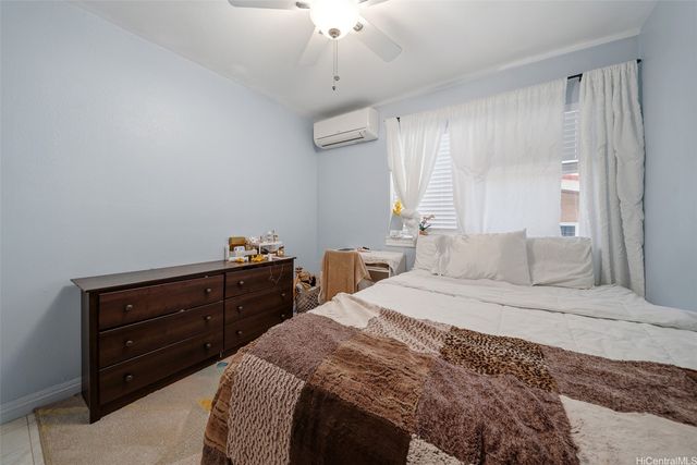 1011 Luaole Place, Honolulu, HI 96818