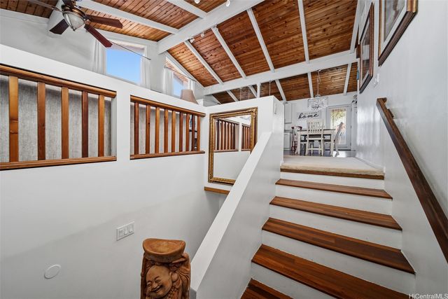1011 Luaole Place, Honolulu, HI 96818