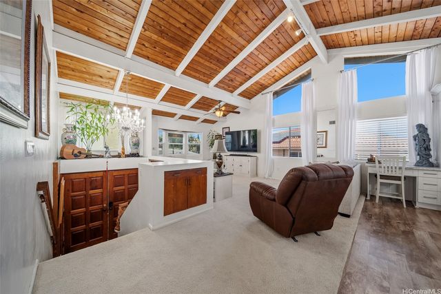1011 Luaole Place, Honolulu, HI 96818