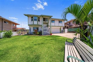 1011 Luaole Place, Honolulu, HI 96818