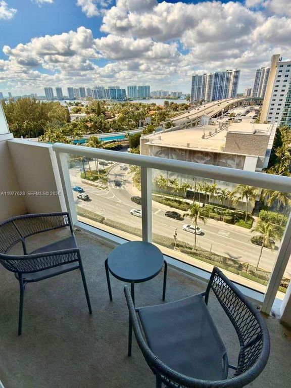 19201 Collins Ave 933, Sunny Isles Beach, FL 33160