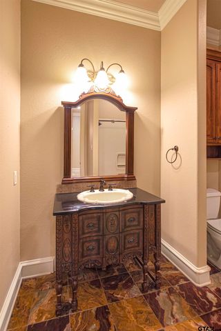 6805 Castle Pines Ct, Tyler, TX 75703