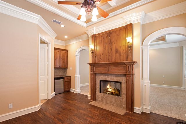 6805 Castle Pines Ct, Tyler, TX 75703