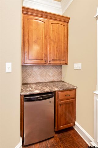 6805 Castle Pines Ct, Tyler, TX 75703