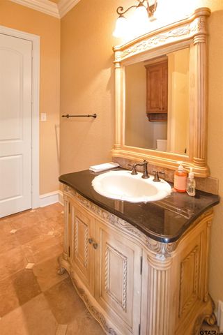 6805 Castle Pines Ct, Tyler, TX 75703