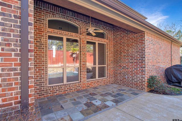 6805 Castle Pines Ct, Tyler, TX 75703