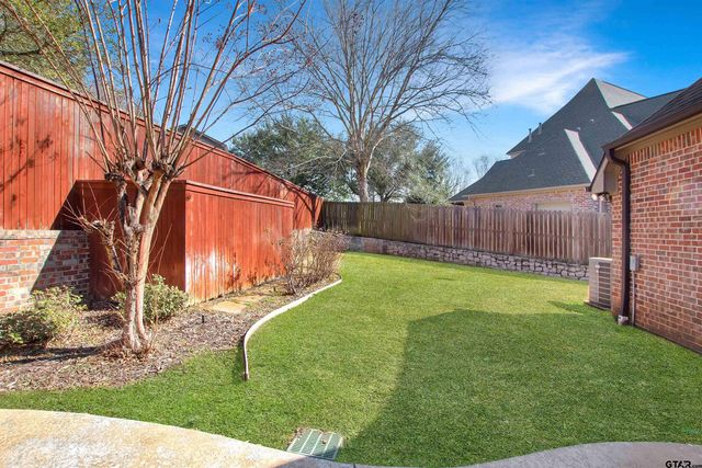 6805 Castle Pines Ct, Tyler, TX 75703