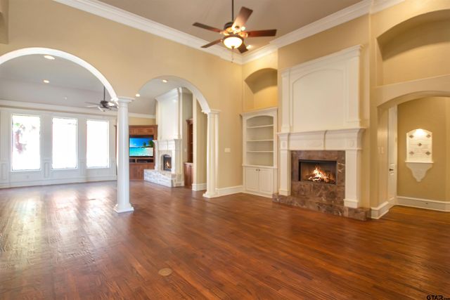 6805 Castle Pines Ct, Tyler, TX 75703