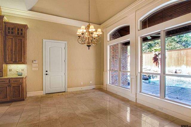 6805 Castle Pines Ct, Tyler, TX 75703