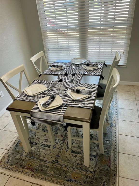 Image 11 of property listing at 802 MARCIA LOOP, Winter Haven, FL 33884