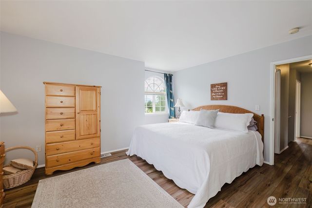 2294 Steamboat Loop E, Port Orchard, WA 98366
