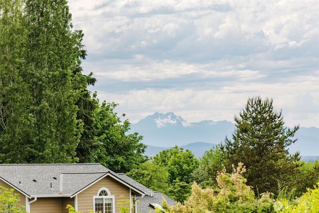 2294 Steamboat Loop E, Port Orchard, WA 98366
