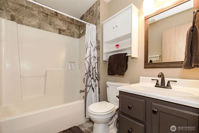 2294 Steamboat Loop E, Port Orchard, WA 98366