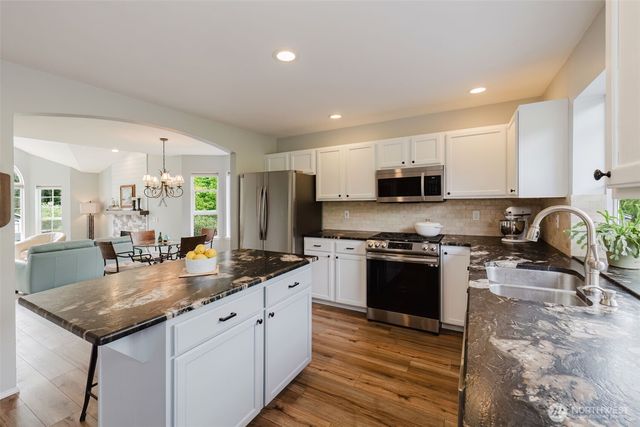 2294 Steamboat Loop E, Port Orchard, WA 98366