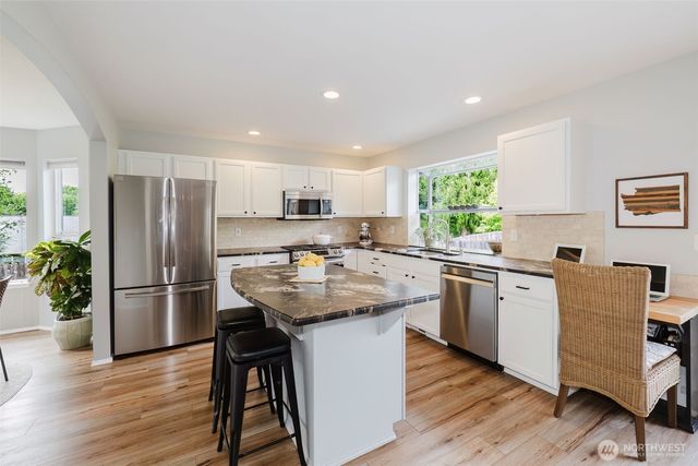 2294 Steamboat Loop E, Port Orchard, WA 98366