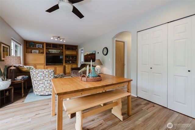 2294 Steamboat Loop E, Port Orchard, WA 98366