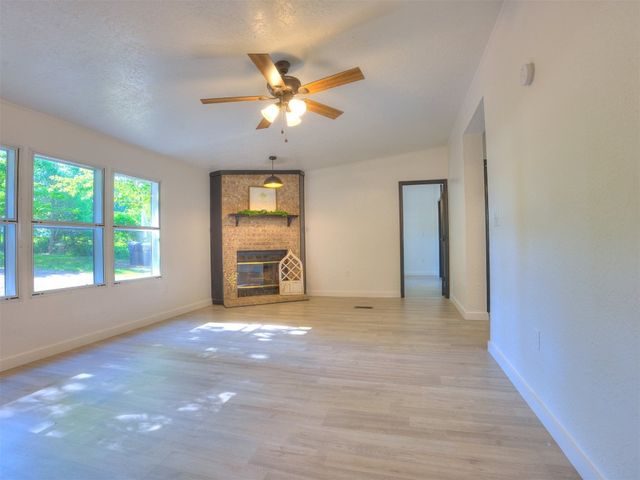 9200 Hollow Road, Newalla, OK 74857