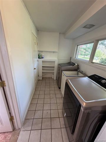 28147 Wildwood Trail, Farmington Hills, MI 48336
