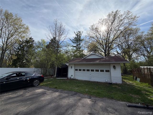 28147 Wildwood Trail, Farmington Hills, MI 48336