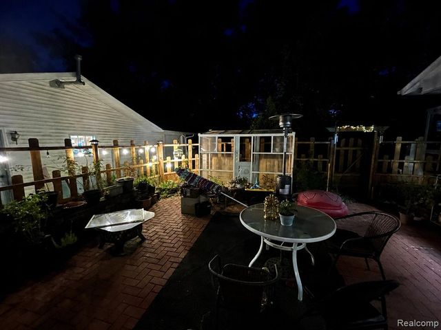 28147 Wildwood Trail, Farmington Hills, MI 48336