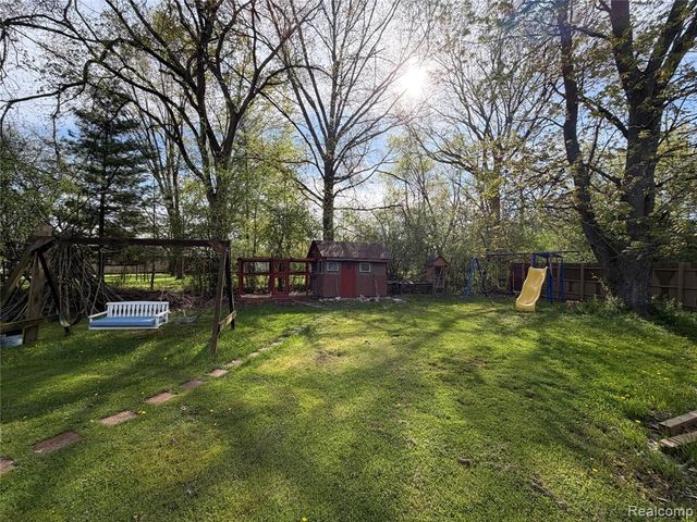 28147 Wildwood Trail, Farmington Hills, MI 48336