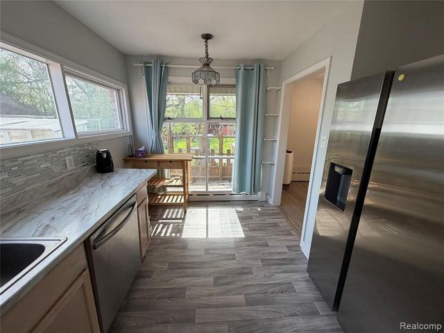 28147 Wildwood Trail, Farmington Hills, MI 48336