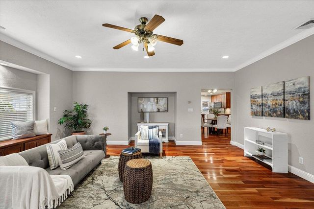 672 Pedersen Rd, Oakdale, CA 95361