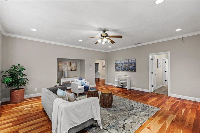 672 Pedersen Rd, Oakdale, CA 95361