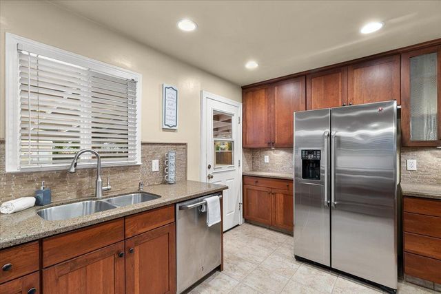 672 Pedersen Rd, Oakdale, CA 95361