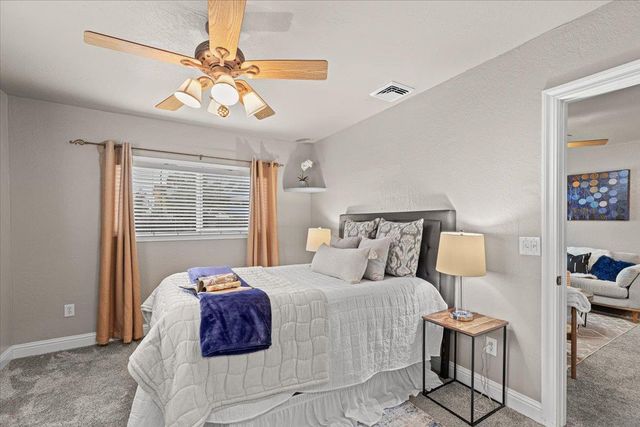 672 Pedersen Rd, Oakdale, CA 95361