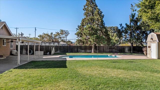 672 Pedersen Rd, Oakdale, CA 95361