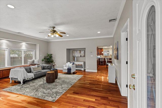 672 Pedersen Rd, Oakdale, CA 95361