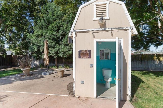 672 Pedersen Rd, Oakdale, CA 95361