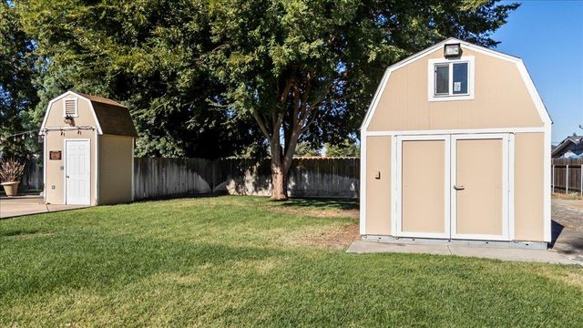 672 Pedersen Rd, Oakdale, CA 95361
