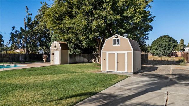 672 Pedersen Rd, Oakdale, CA 95361