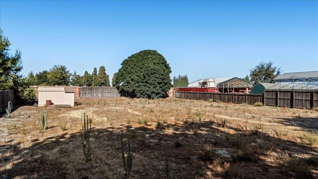 672 Pedersen Rd, Oakdale, CA 95361