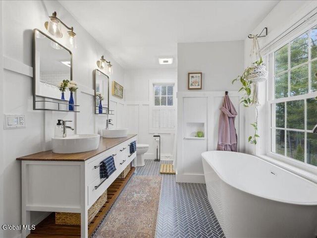 12 Larkspur Drive, Saratoga Springs, NY 12866