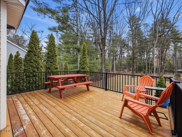 12 Larkspur Drive, Saratoga Springs, NY 12866