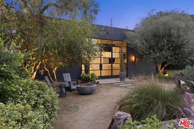 4241 Campbell Drive, Los Angeles, CA 90066
