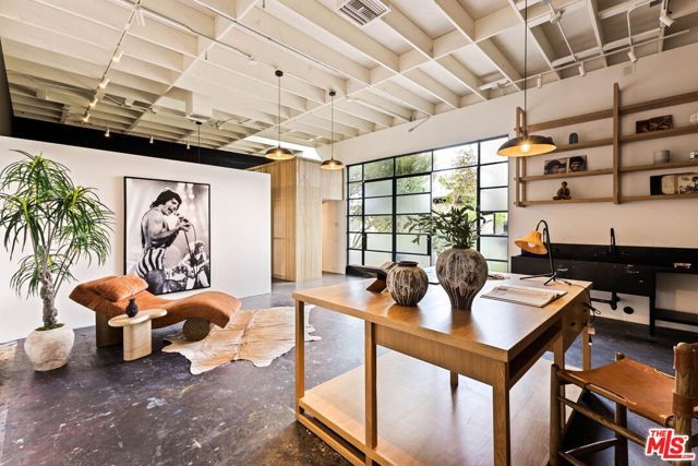 4241 Campbell Drive, Los Angeles, CA 90066