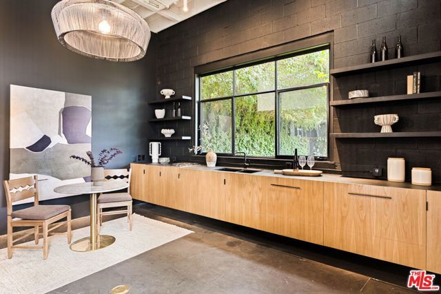 4241 Campbell Drive, Los Angeles, CA 90066