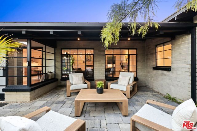 4241 Campbell Drive, Los Angeles, CA 90066