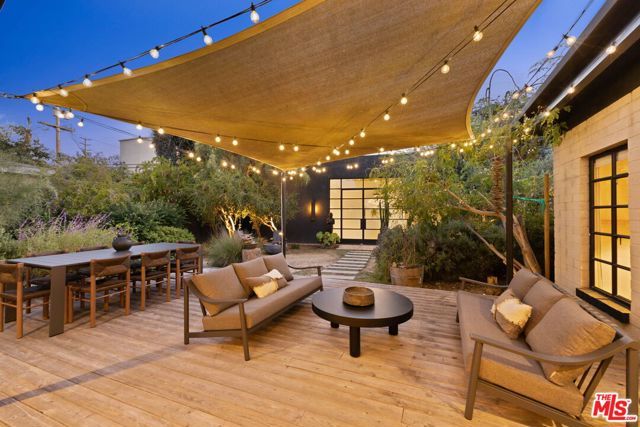 4241 Campbell Drive, Los Angeles, CA 90066