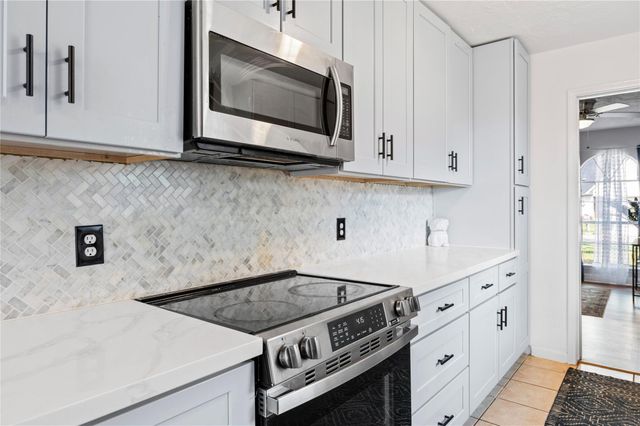 5509 Thornwood Circle, Dickinson, TX 77539