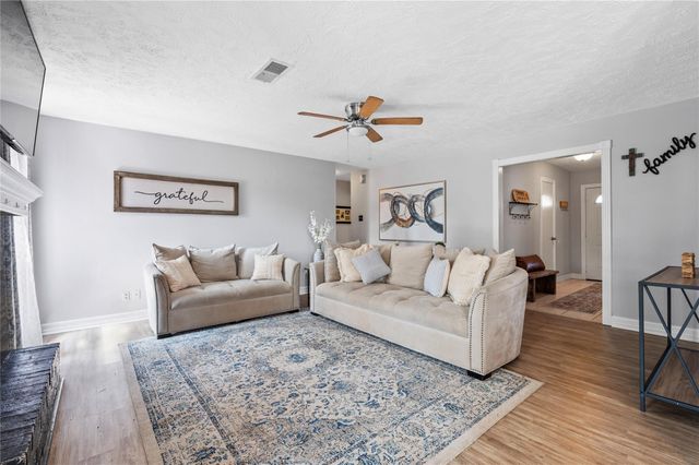 5509 Thornwood Circle, Dickinson, TX 77539