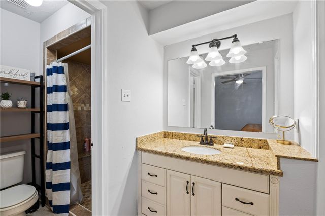 5509 Thornwood Circle, Dickinson, TX 77539