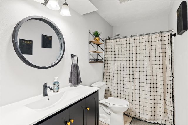 5509 Thornwood Circle, Dickinson, TX 77539