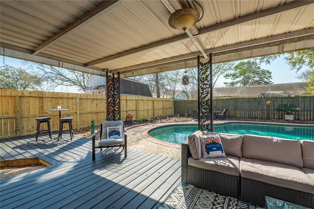 5509 Thornwood Circle, Dickinson, TX 77539