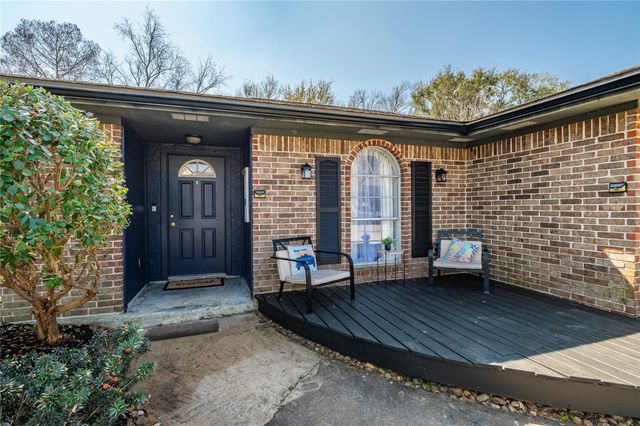 5509 Thornwood Circle, Dickinson, TX 77539